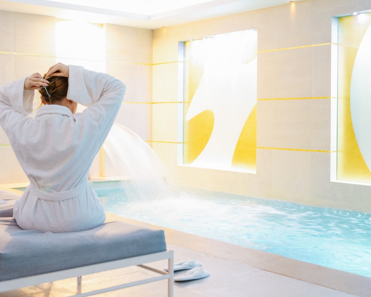 Spa parisien avec piscine intérieure