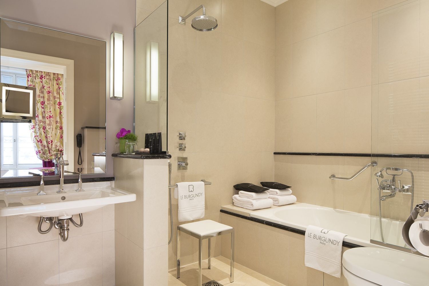 salle de bain chambre PMR